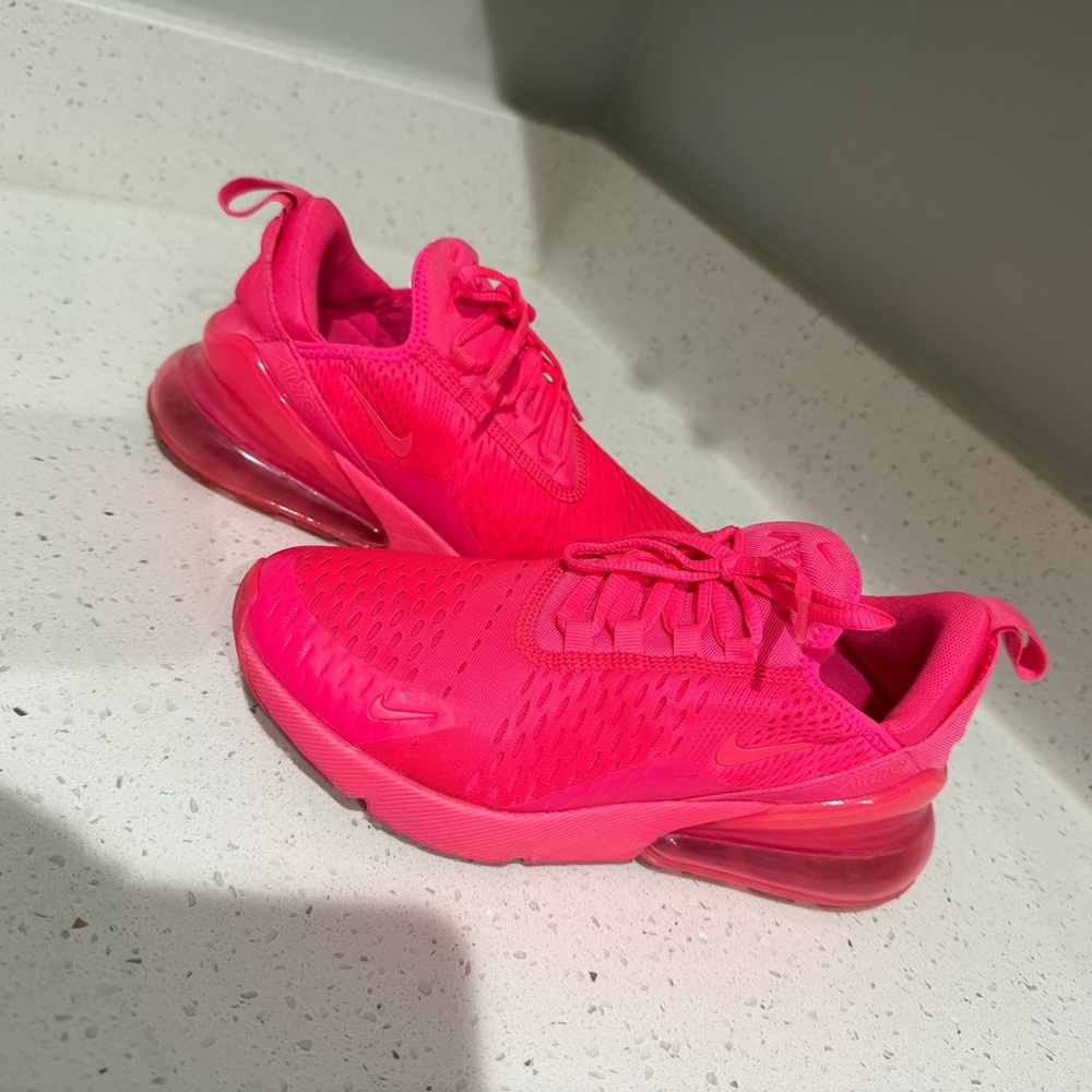 Nike Air Max 270  Fuchsia Sneakers
